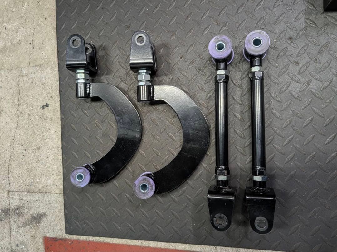 美品 50プリウス スペジールアッパーアーム トーコン