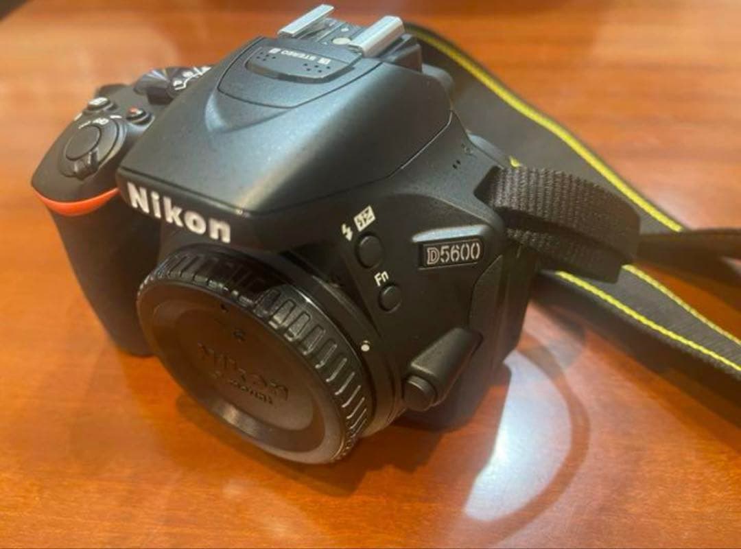 Nikon デジタル一眼レフカメラ ダブルズームキット D5600 スマホ転送