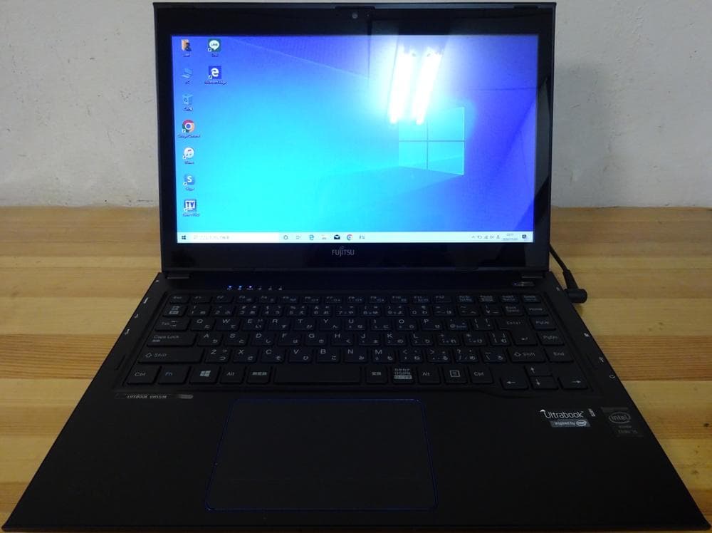 富士通 ノートパソコン LIFEBOOK UH55/M/中古特価良品