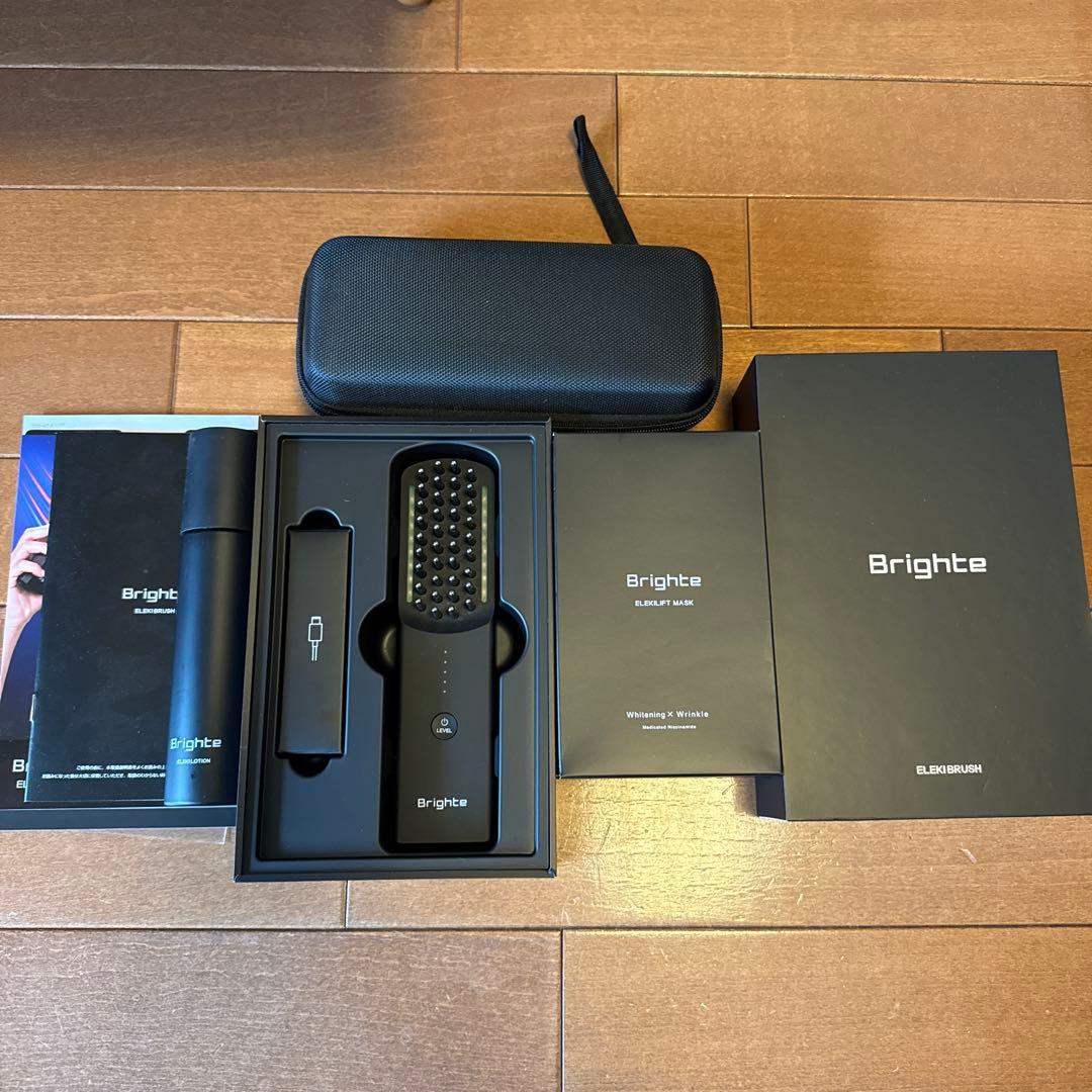 Brighte ELEKI BRUSH ケース　化粧水　パック
