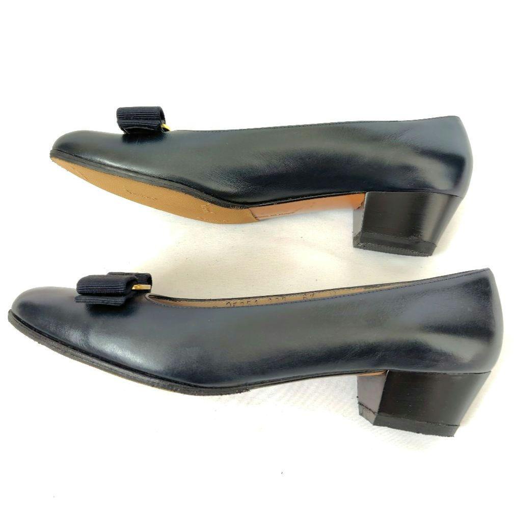 ✨️腕利き職人のリペア済✨️良品【フェラガモ】 ヴァラ パンプス 紺色