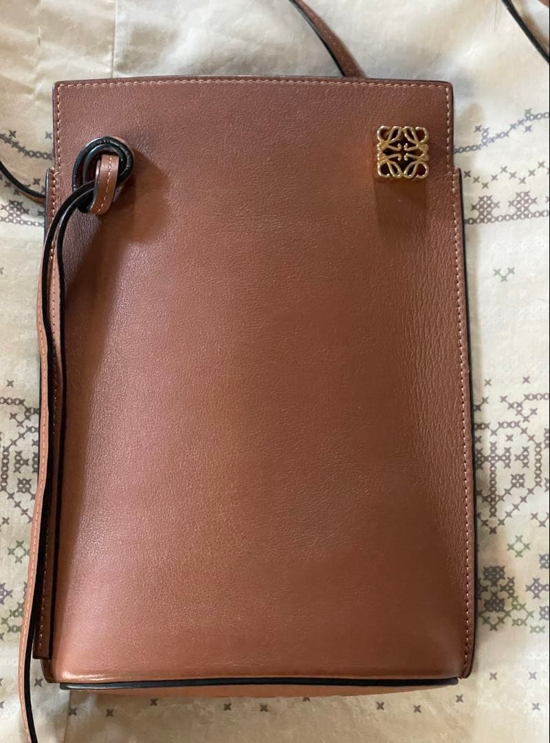 ロエベ LOEWE ダイスポケット　タン