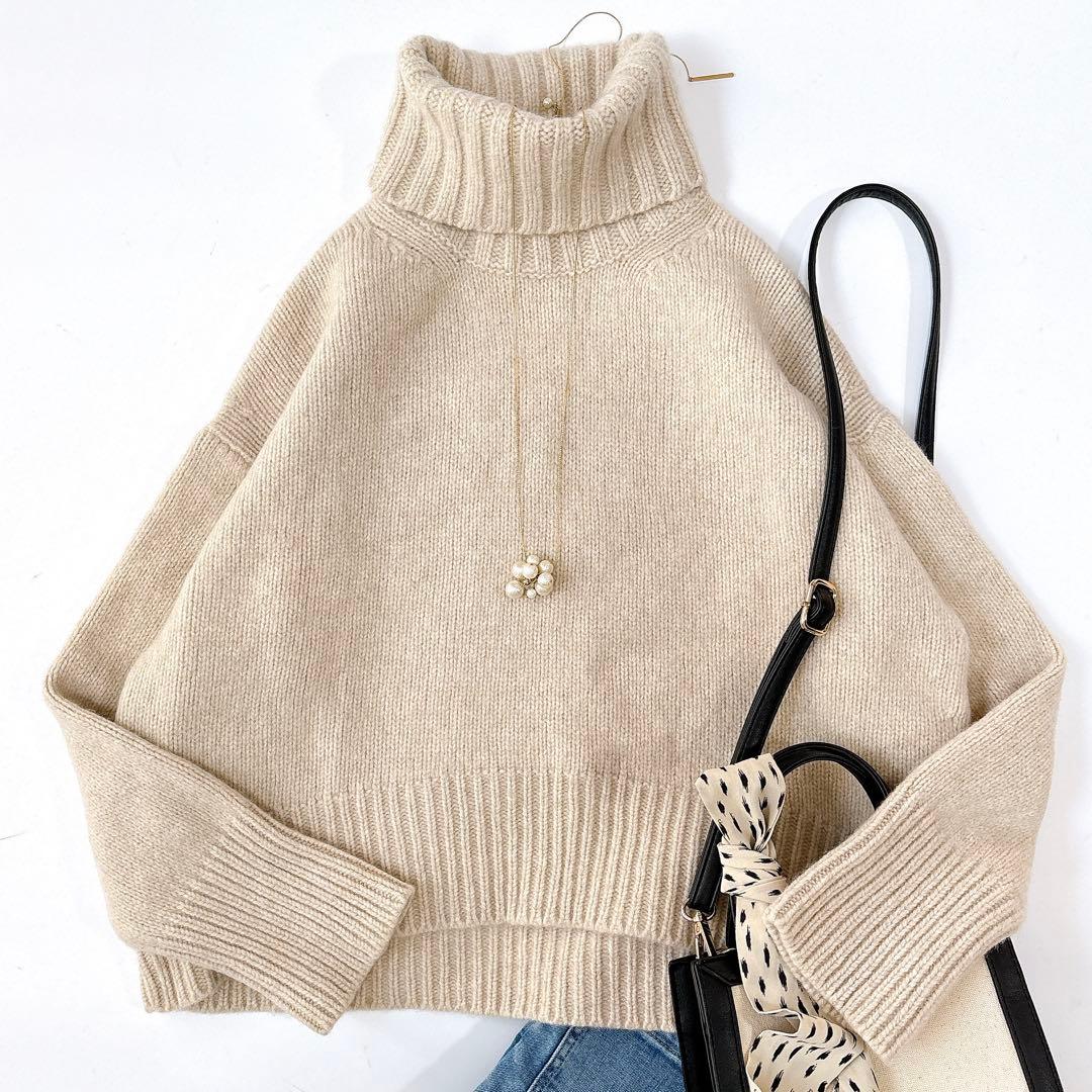 美品⁑ギャルリーヴィー　ファインウールタートルネックニット　ライトベージュ　S