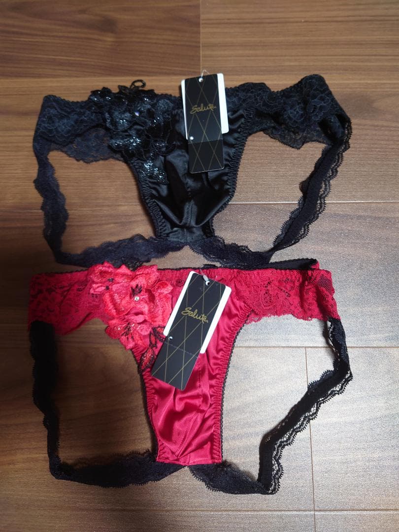 サルートLサイズ　Ｏバックショーツ 黒 赤 2枚セット新品未使用