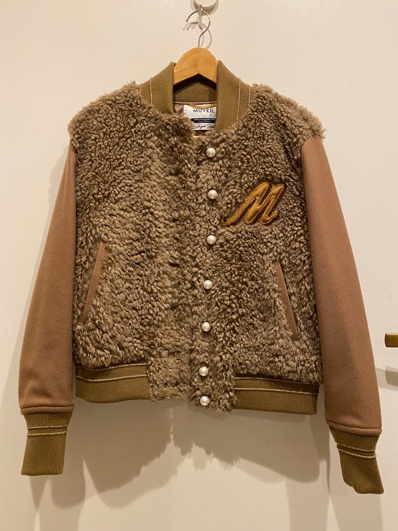 MUVEIL ファー スタジャン ベージュ