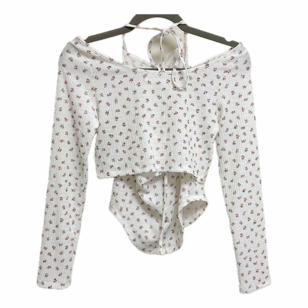 未使用品LILY BROWNホルターキャミセットカットトップス （FLOWER）