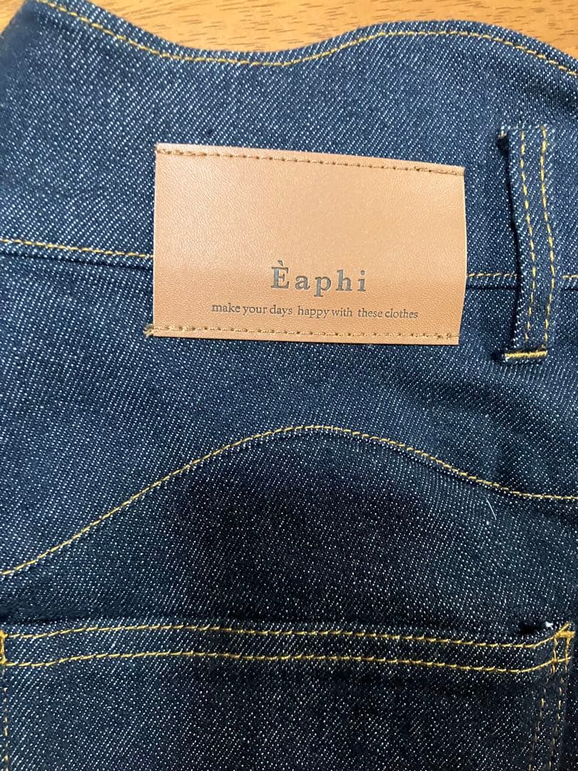 Eaphi ダークブルー デニムパンツ