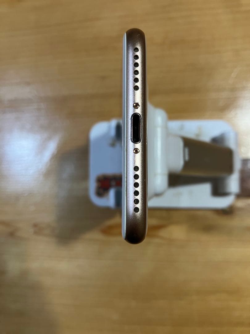 iPhone8 ゴールド　64GB SIMフリー 本体 充電器付き