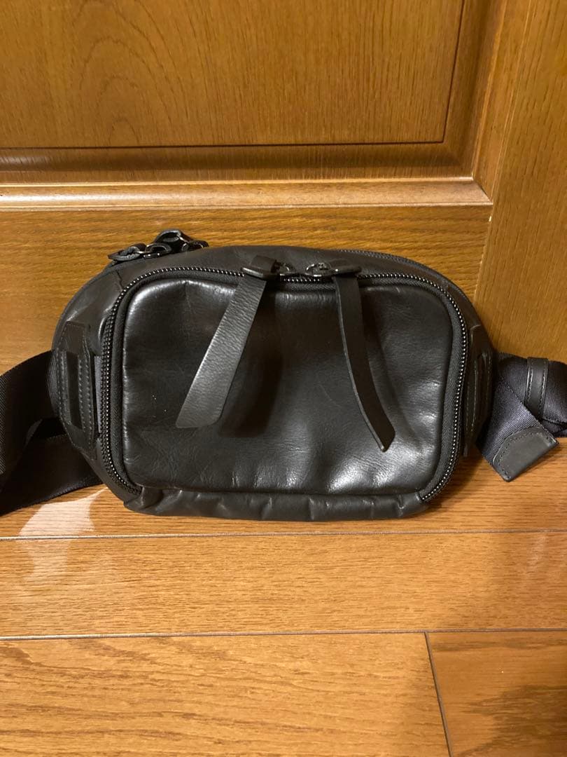 値下げ❣️KATSUYUKIKODAMA✴︎PARADIDDLE レザーボディバッグ