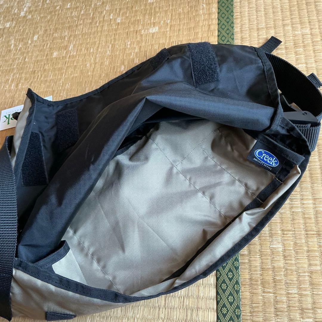 【美品】 Creek メッセンジャーバッグ ベージュ
