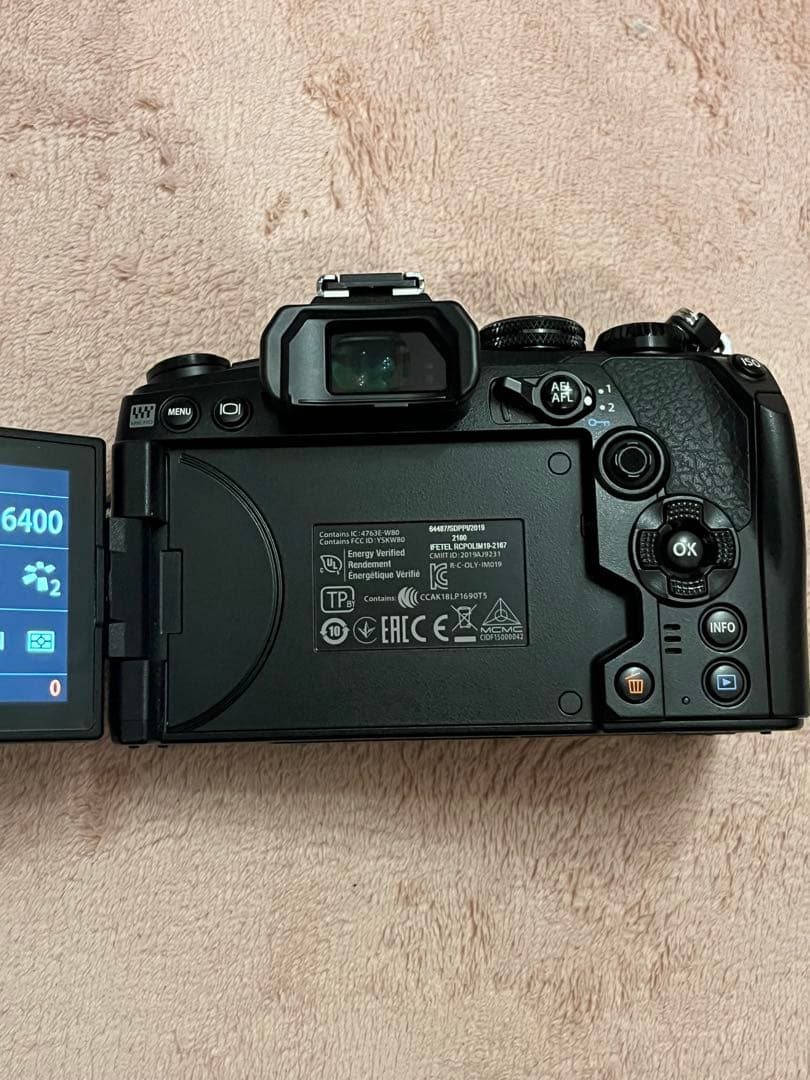 OLYMPUS E-M1 Mark III （レンズキット）