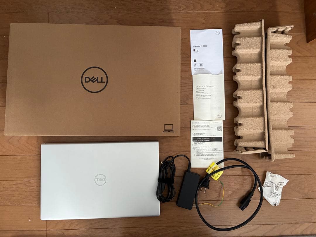 DELL Inspiron 15 5515 ノートPC 16GB\256GB