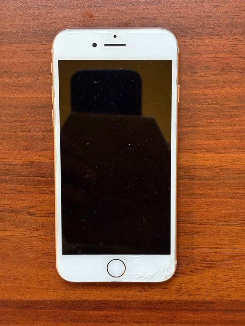 iPhone 8 ピンクゴールド　256GB 画面の右下に割れ