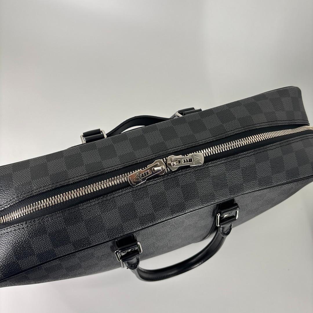 超極美品 ルイヴィトン ダミエグラフィット PDV GM ビジネスバッグ