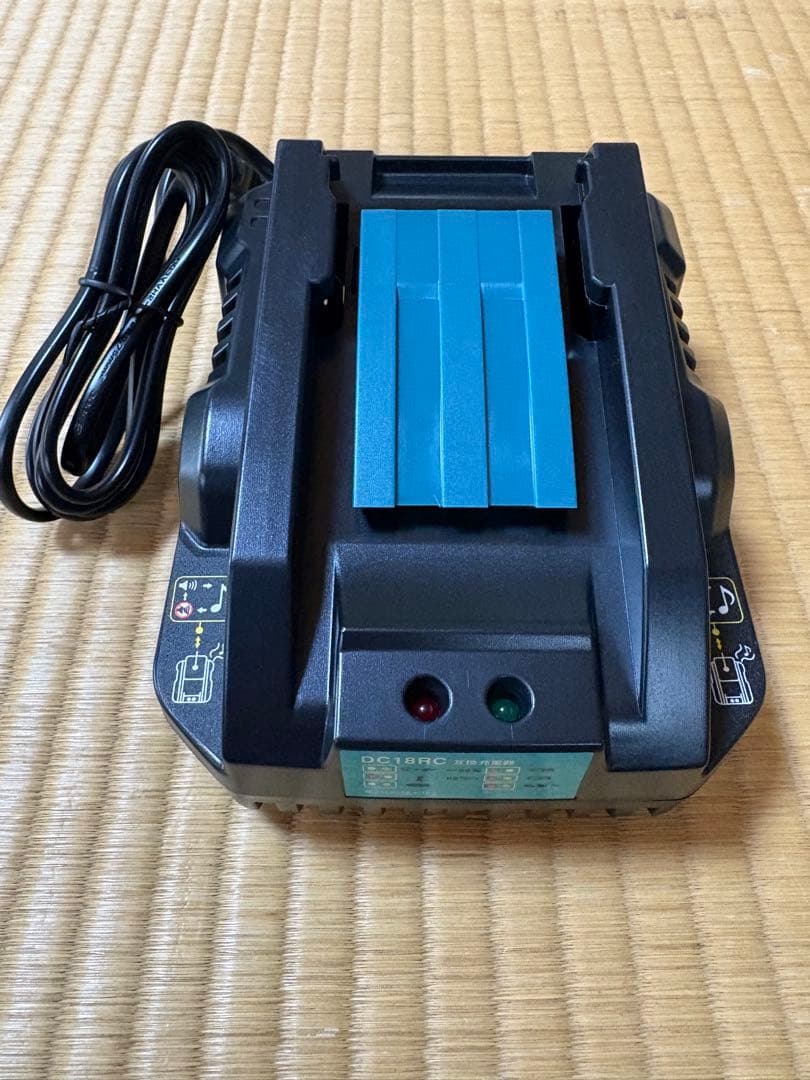 【良品】マキタ ロボットクリーナー RC200D ※バッテリー1個、充電器付き