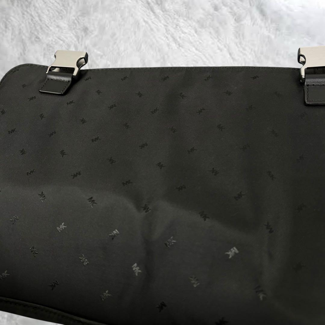 美品✨マイケルコース　レザー メッセンジャーバッグ ブラック シボ　シルバー金具