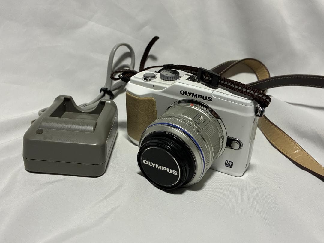 ジャンク　OLYMPUS オリンパス PEN E-PL2 ミラーレス一眼カメラ