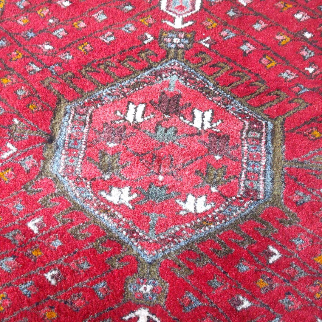 イランのラグ　村の絨毯