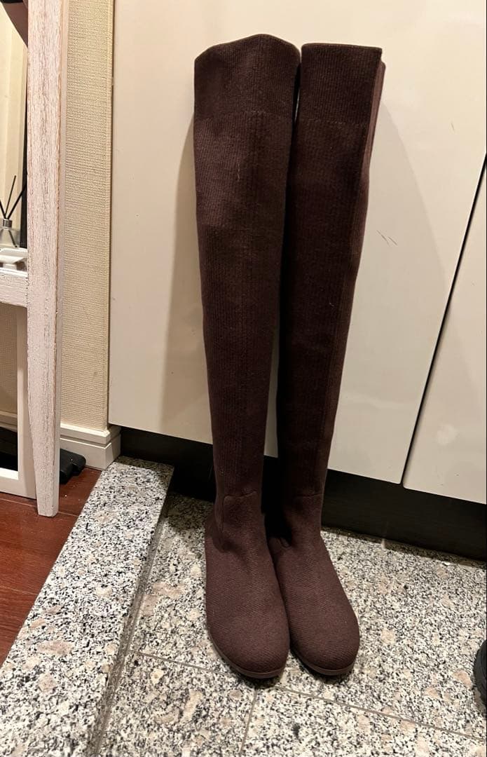 ヒ*ン様 【 お得 美品 】VIVAIA ヴィヴァイア ニーハイブーツ 38 撥