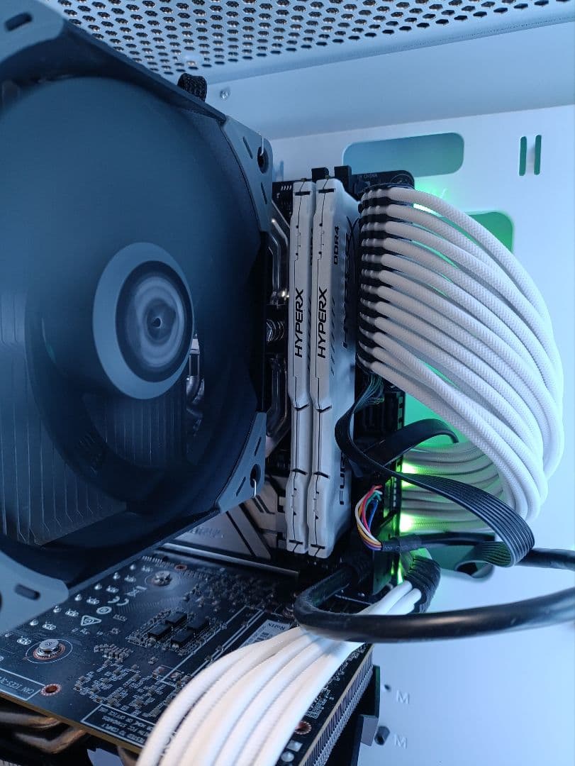 動作快適！Ryzen5搭載ゲーミングパソコン ホワイト