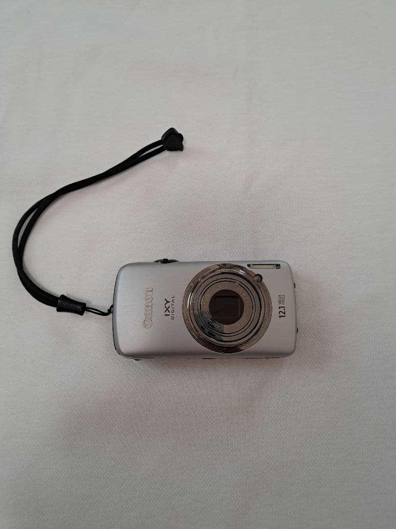 Canon キャノン IXY デジカメ 930IS　シルバー　カメラ