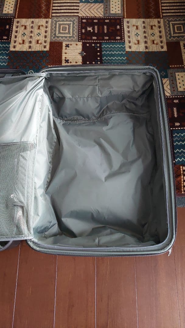 サムソナイト 大型キャリーケース TSAロック付き