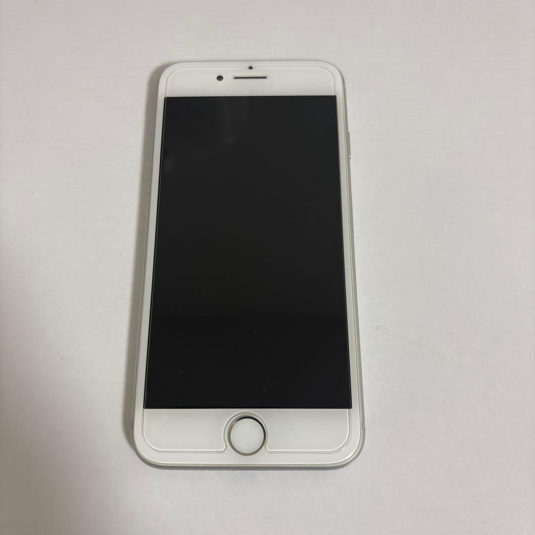 【美品】Apple iPhone 8 シルバー 本体