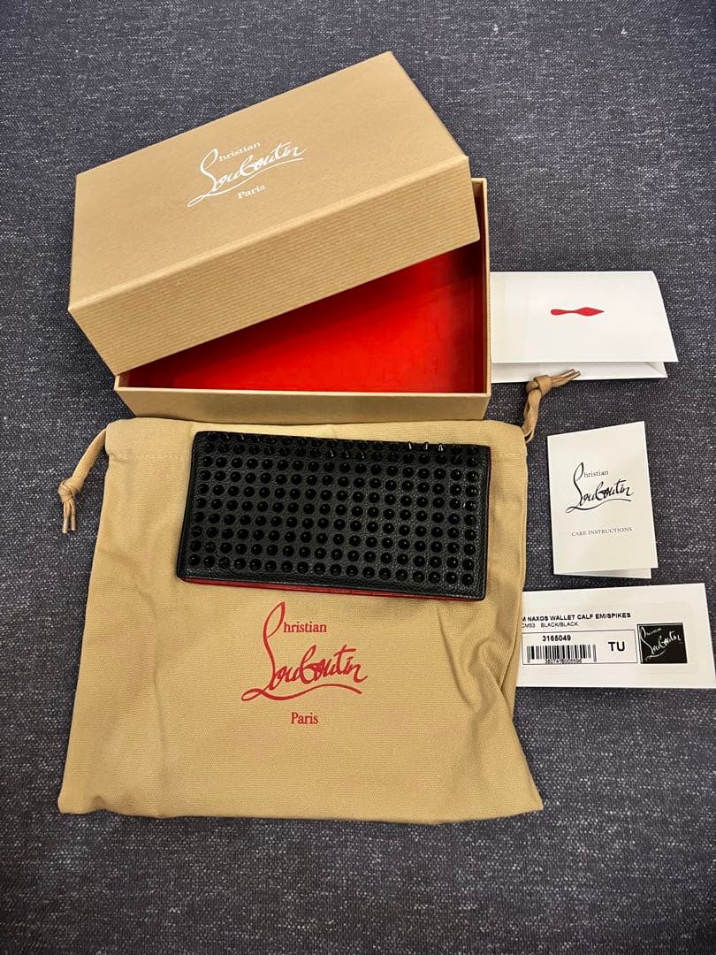 と*B様 ルブタン 長財布 2つ折り　ロング　　スパイク　ブラック　レザー