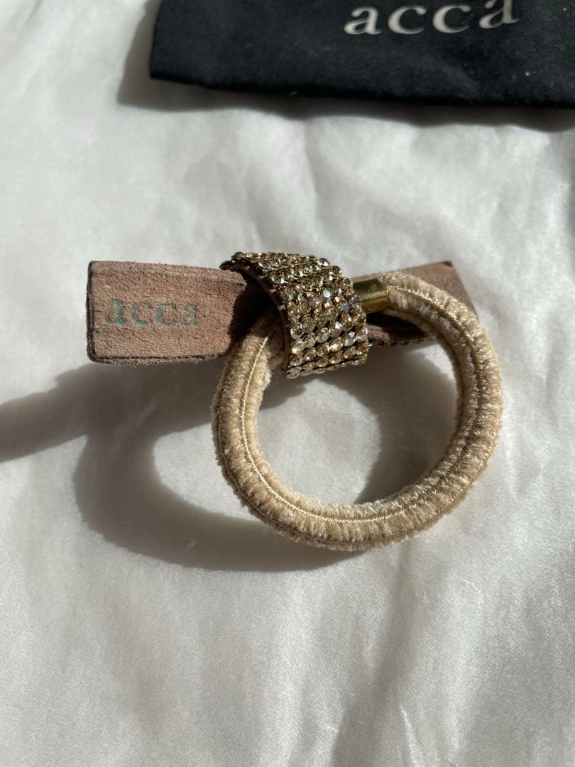 acca アッカ ブリジット ドレスポニー　ヘアゴム ロングセラーゴールド