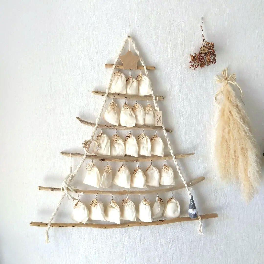 大きな流木ツリー 　アドベントカレンダー