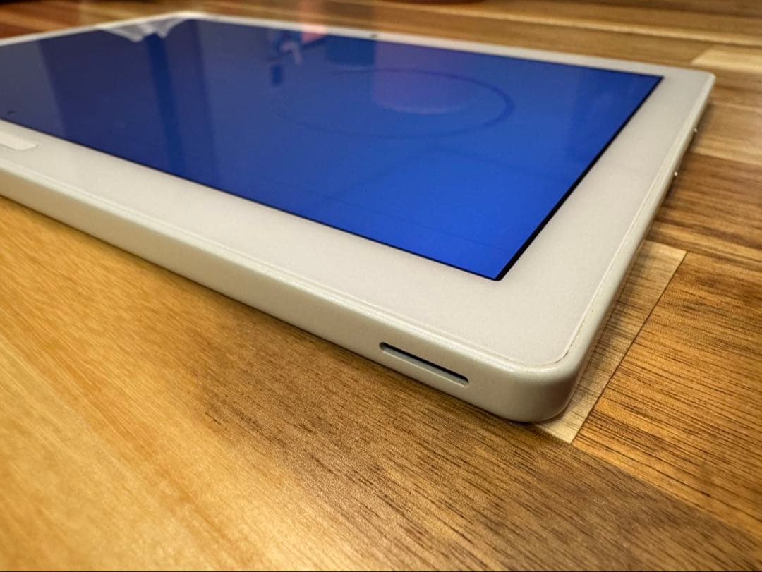 電池80%以上　docomo ドコモ　タブレットd-41a dtab ホワイト