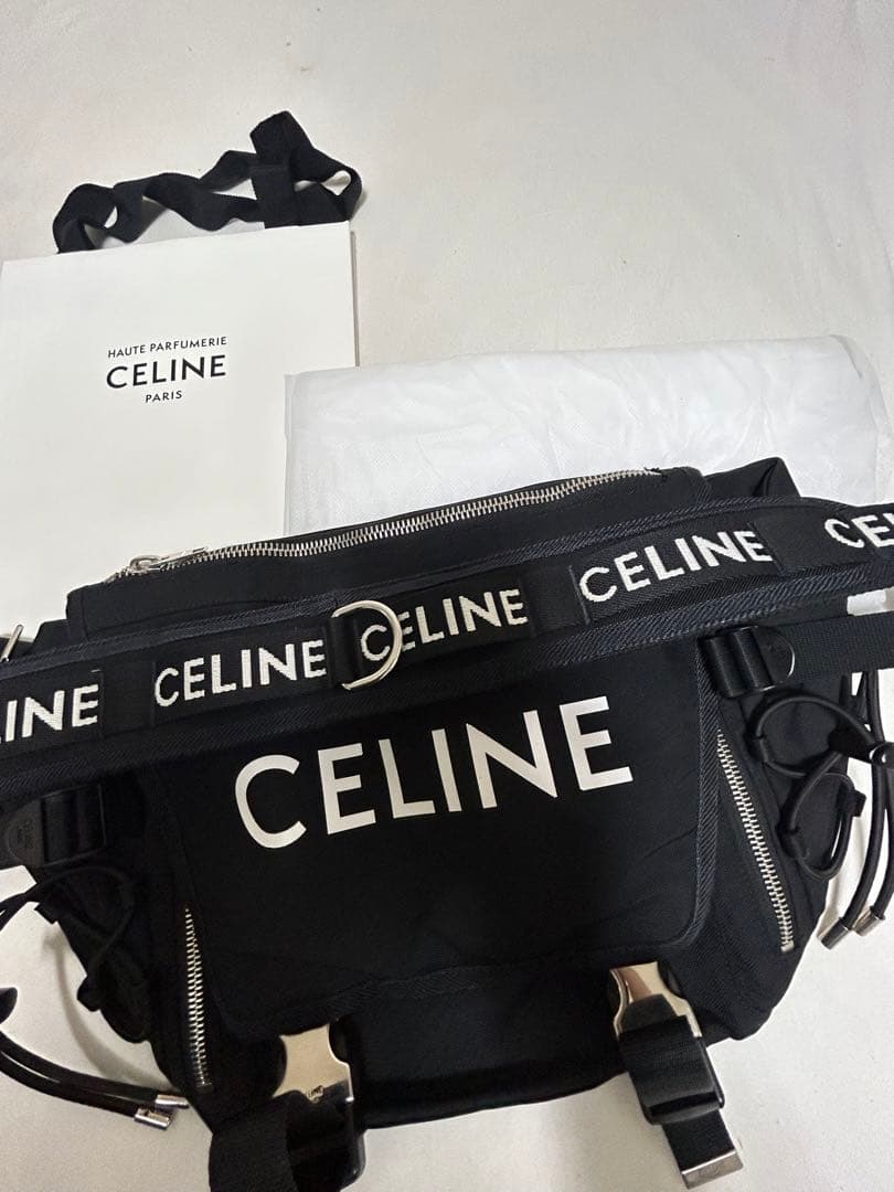 CELINE ミディアムトレッキングメッセンジャー