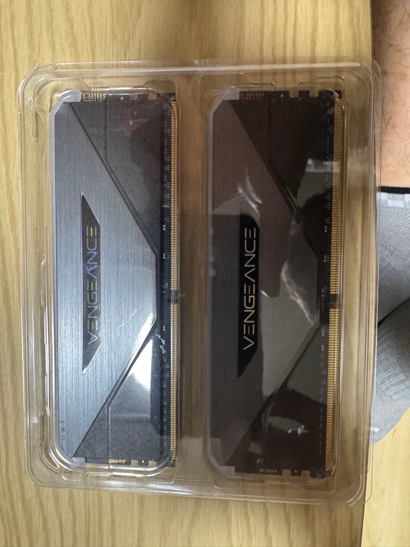 Corsair Vengeance 64GB (2x32GB) メモリー