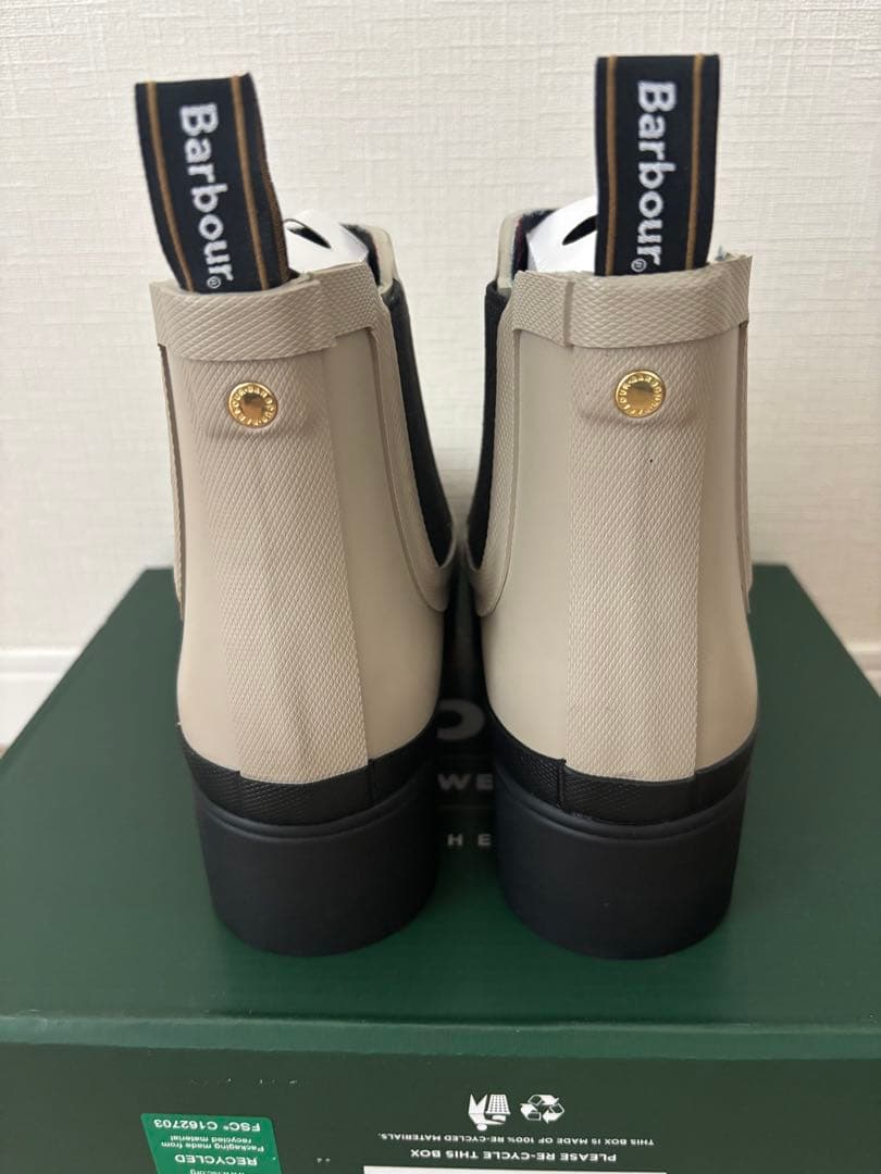 Barbour ベージュ ショートブーツ 厚底