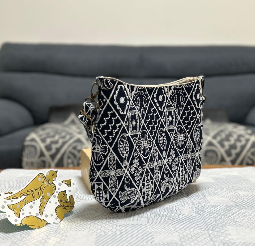 さと75 様 symphony navy コロりんショルダー