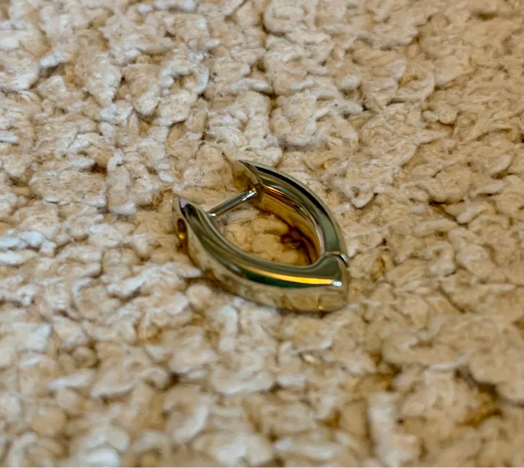 Pomellato 18K WG ミニマルピアス 片耳