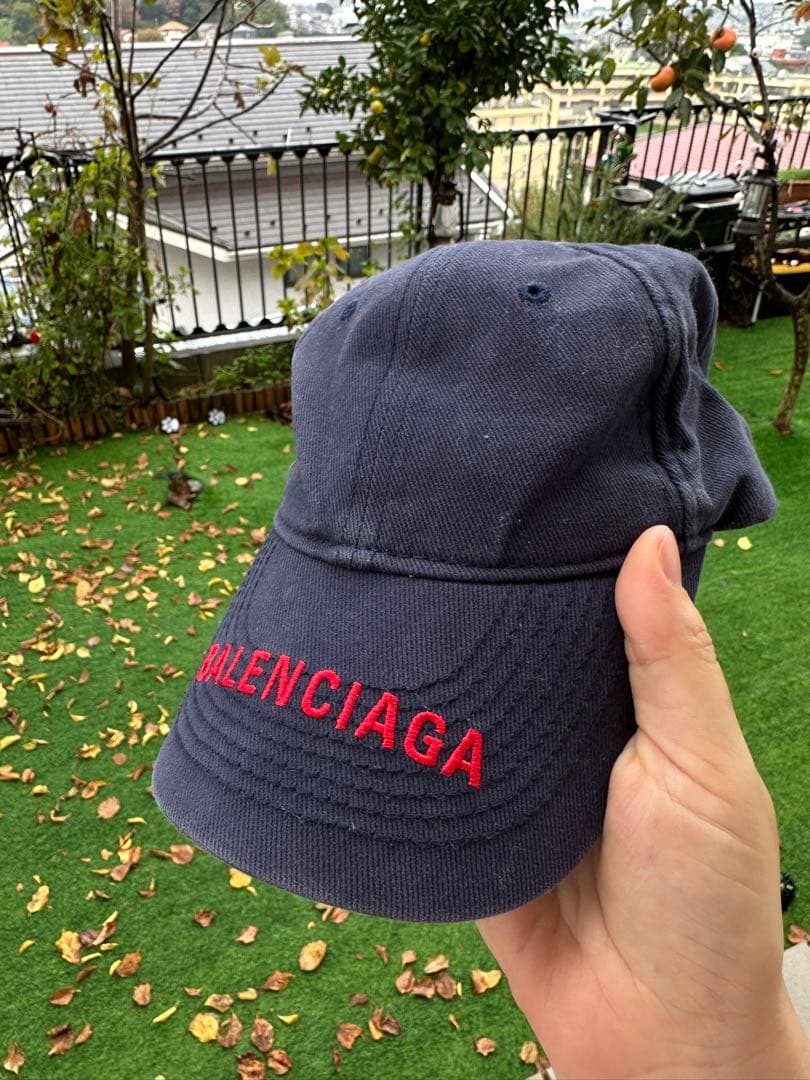 BALENCIAGA ネイビーキャップ