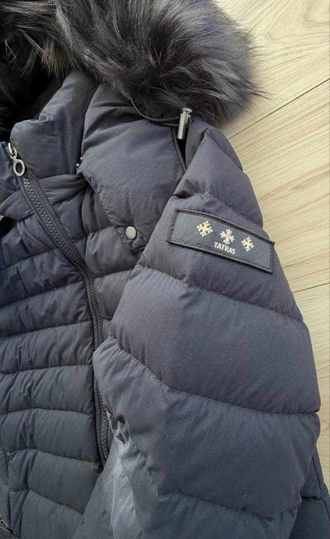 タトラス TATRAS VARENA ヴァレナ ネイビー ショート丈ダウン